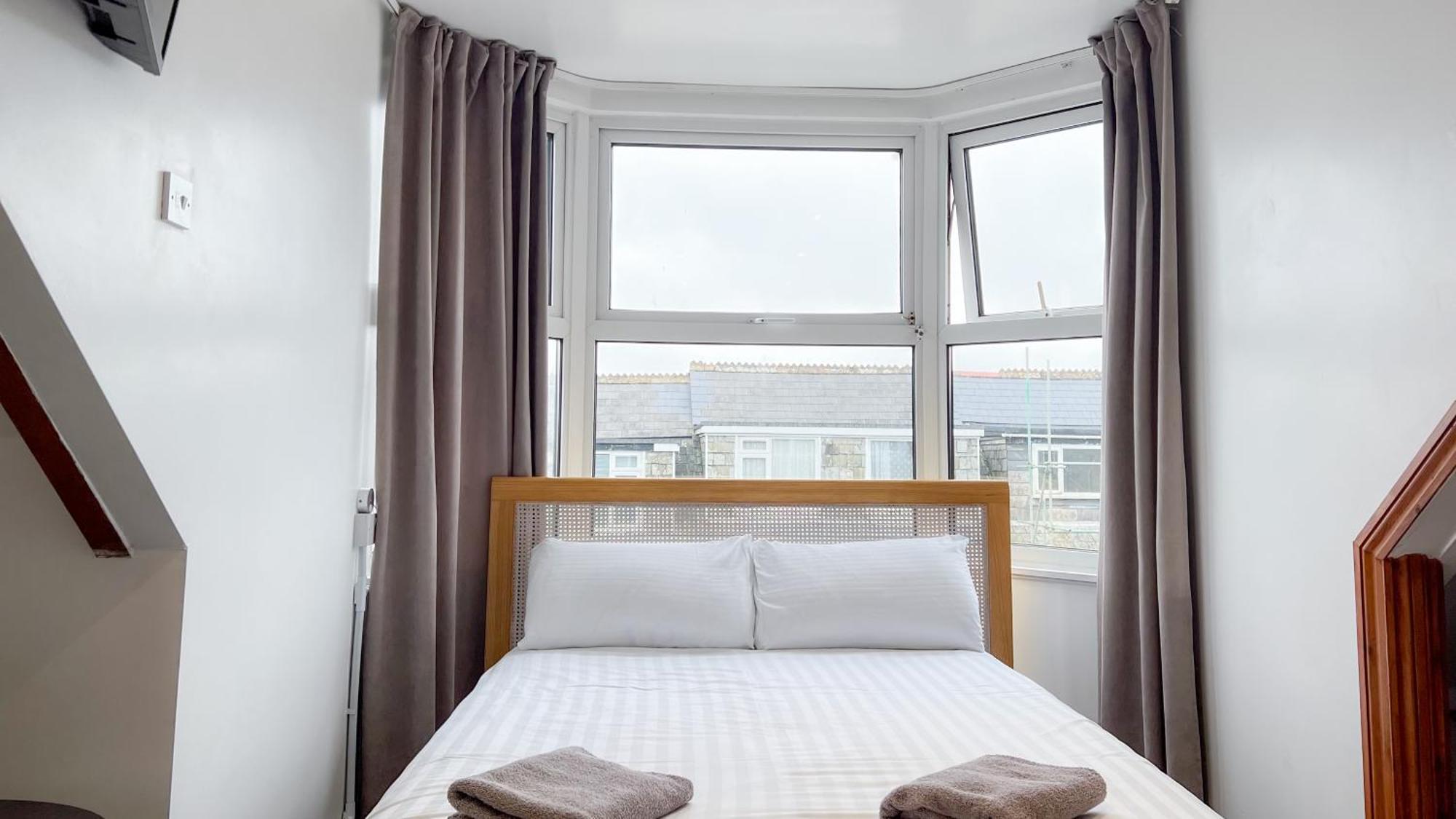 Town Lodge New Quay エクステリア 写真